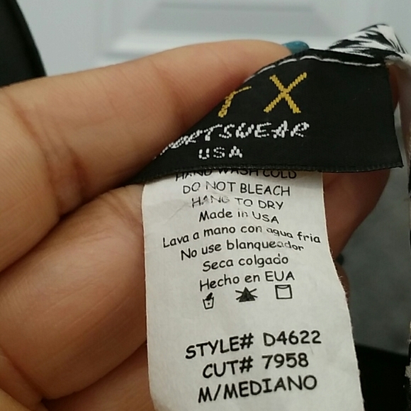 Lightweight flowy Dress - Picture 2 of 3